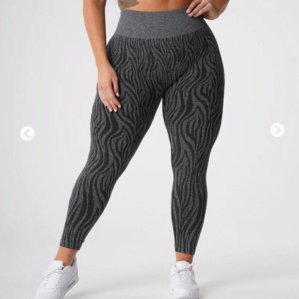 NVGTN Black Speckled Zebra Seamless Leggings Size Med